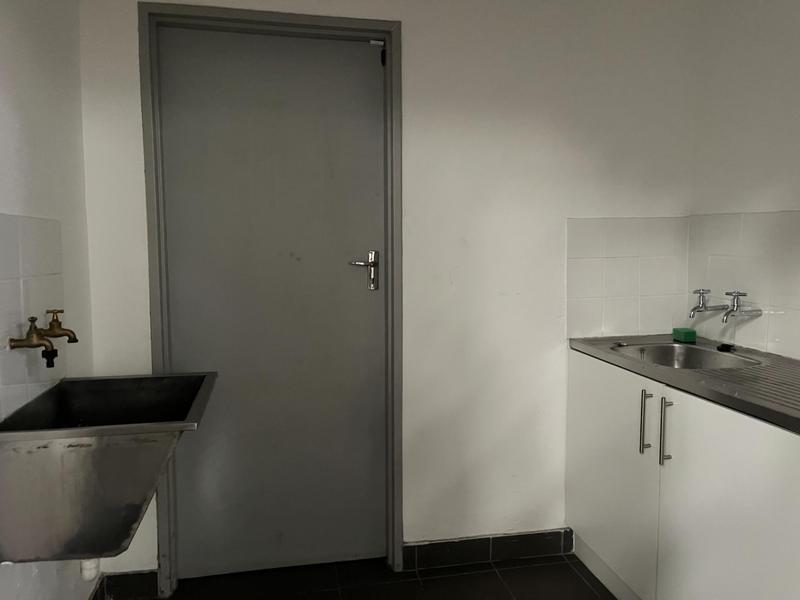 To Let Commercial Property for Rent in Montague Gardens Western Cape